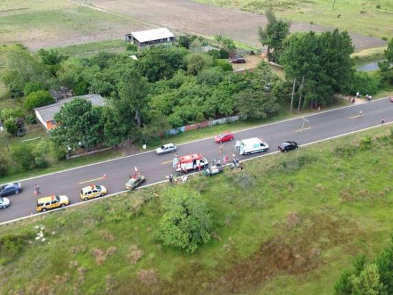 Na freeway, capotagem deixou cinco pessoas 

feridas, segundo a PRF