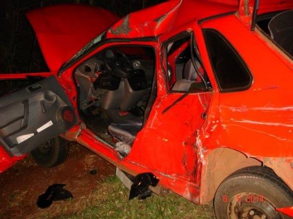 O motorista do 

automóvel morreu quando recebia atendimento em hospital