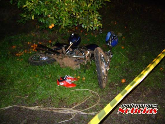 O acidente aconteceu na noite deste sábado (21) na RSC 472, na divisa dos municípios de Santo Cristo e Porto Lucena
