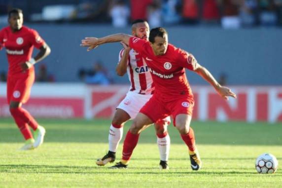 Time de Guto Ferreira fez 

gol no segundo tempo e chegou à mesma pontuação do América-MG, a quem supera em número de vitórias