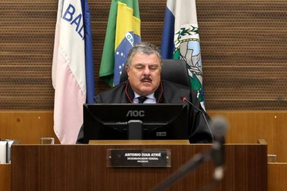 Antonio Ivan Athié foi alvo de uma ação do Superior Tribunal de Justiça sob acusação de estelionato e formação de quadrilha, em 2004