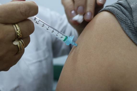 A vacinação ocorrerá em todos os postos de saúde, com foco em dois grupos de risco