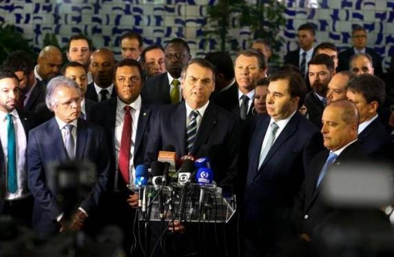 Decisão seria resposta a reclamações de Bolsonaro sobre projetos parados no Legislativo