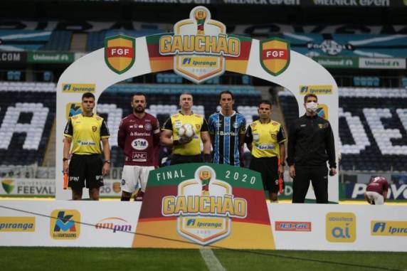 Mesmo com o 2 a 1 sofrido para o time da Serra, Tricolor levantou troféu do Estadual pela 39ª vez