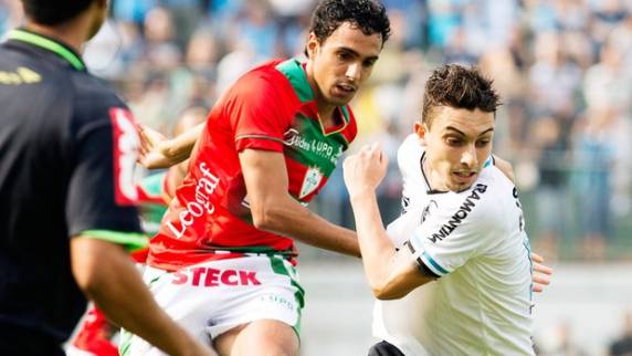 Lusa evita a queda para a 

Série B, enquanto o Tricolor gaúcho garante vaga direta na fase de grupos da Taça Libertadores da América de 2014.