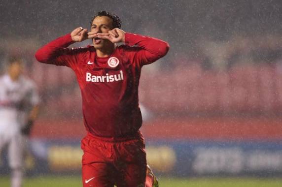 Negociação envolveu cerca de R$ 41 milhões e se torna uma das maiores da história do futebol brasileiro.