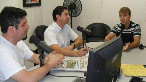 O endereço do site da Câmara de Vereadores de Três de Maio é: 

http://www.camaratresdemaio.rs.gov.br/