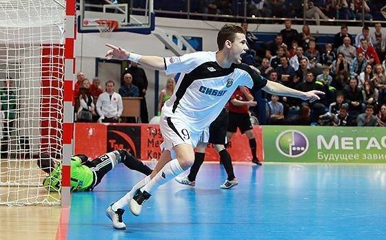 O ijuiense Felipe Paradynski dos Santos, foi eleito um dos melhores jogadores jovens do 

mundo em 2013