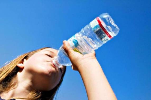 Hidratação insuficiente 

nos dias mais quentes pode ajudar a agravar o problema