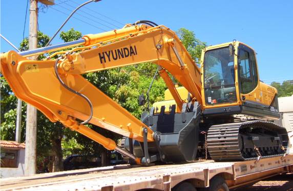 Em apenas uma semana, o parque de máquinas da prefeitura municipal de Porto 

Mauá recebeu veículos e máquinas num valor superior a R$ 1.600.000,00