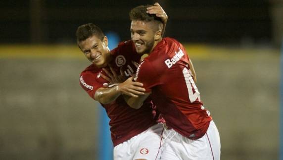 Cáudio Winck, Wellington Paulista e Alan Patrick marcaram os gols da partida