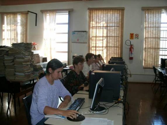 Pessoas interessadas podem procurar o Telecentro e fazer 

gratuitamente o
curso de Informática com os estagiários do CTI da SETREM