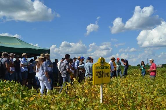 Evento reuniu mais de 450 pessoas na tarde de 

sexta-feira, no campus da Instituição