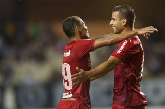 Fabrício, Rafael Moura (dois), Max (contra), Aránguiz e Alex 

garantem a vaga do Inter em Belém