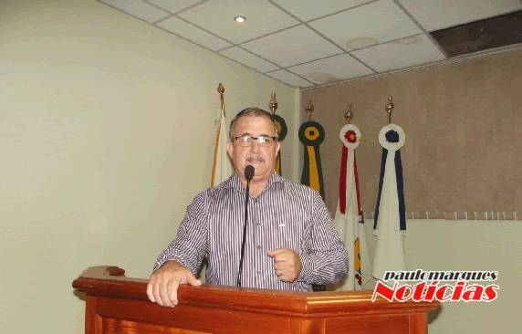 Secretário falou por 20min aos presentes e aos 

ouvintes da Rádio Colonial AM