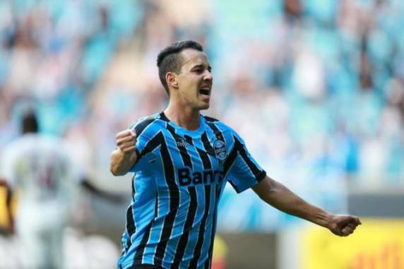 Meia fez o gol da vitória aos 37 minutos do primeiro tempo