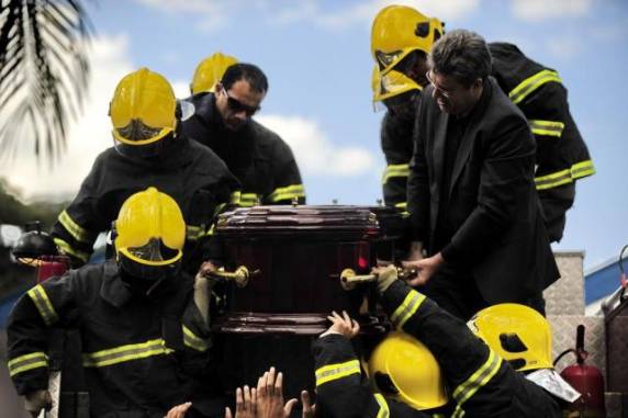 Cerimônia foi acompanhada por familiares, amigos e fãs do ex-jogador