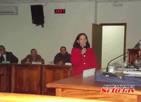 A secretária Jacira Taborda, esteve na Câmara de Vereadores na noite desta segunda-feira (9)