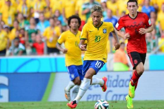 Goleiro Ochoa foi o destaque na partida e o responsável pelo 0 a 0 no placar