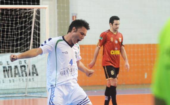 O fato de estrear fora de casa não impediu a ABELC de iniciar a segunda fase do 

Estadual Série Bronze com vitória. Jogando no sábado, dia 19, a equipe boavistense bateu o América de Santa Maria por 5x4, resultado que já coloca a ABELC na liderança da chave 5, pois no 

outro jogo da chave, Guarany e Passo Sobradense ficaram no 2x2. No próximo sábado, 26, em Boa Vista do Buricá, a ABELC encara o Passo Sobradense, pela segunda rodada