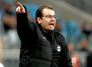 Técnico não resiste à derrota para o Coritiba em casa pelo Brasileirão