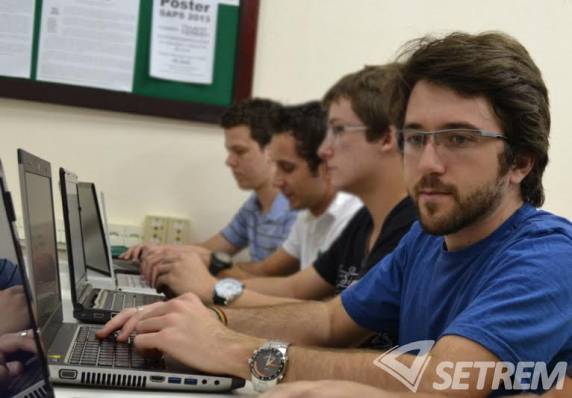 O estudo foi focado principalmente nas ferramentas OpenStack e OpenNebula. A computação em nuvem está aos poucos entrando no paradigma de infraestrutura para execução de aplicações 

científicas