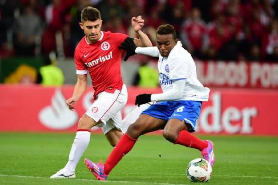 Time de Abel Braga chegou a acertar três bolas na trave no Beira-Rio