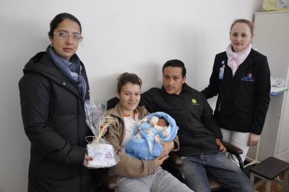 Cada bebê receberá uma toalha de lavabo