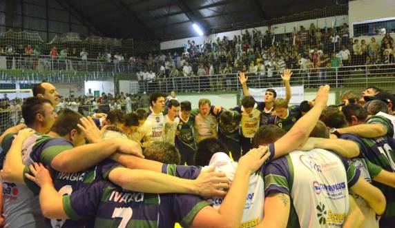 O clima era de decisão. Boa Vista do 

Buricá e região estavam no ginásio da Paróquia São José para ver o jogo decisivo, pela volta da semifinal do Estadual Série Bronze, entre ABELC e Guarany de Espumoso. Foi sofrido, foi 

decidido nos pênaltis, e deu ABELC!