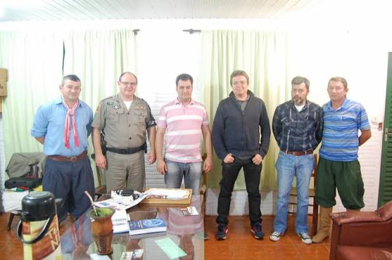 Noite Gaúcha no 26º Musicanto foi o tema da reunião ocorrida na última quinta-feira (02) entre representantes do movimento tradicionalista local e o presidente do Musicanto 

Cláudio Joner