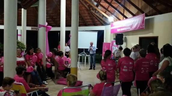 Uma caminhada para celebrar o movimento Outubro Rosa foi realizada na quarta-feira (22) emSão  

José do Inhacorá