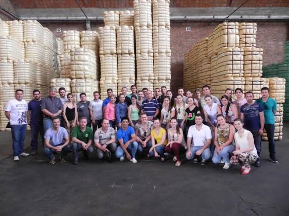 Acadêmicos e professores visitaram a indústria Central Lanera Uruguaya, a fábrica de alfajores Punta Ballena e a Universidad Católica del Uruguay