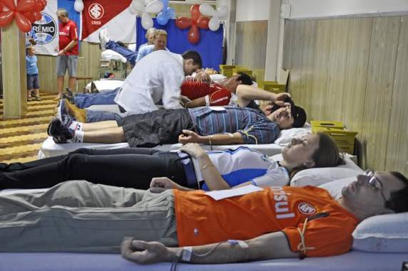 Terceira edição da campanha de doação de sangue do 

HSVP reuniu 39 doadores gremistas e 37 doadores colorados