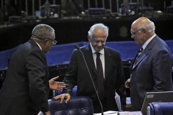 Senador pretende percorrer o Brasil para falar a jovens sobre política, após encerrar o quarto mandato em Brasília