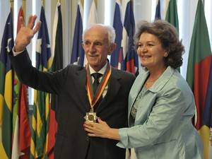 Marido, filha, neta, irmãos, genros e cunhados receberam homenagem