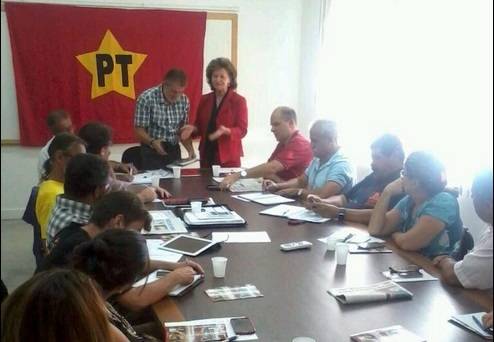 Petista homenageou 21 familiares na última semana