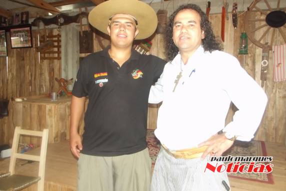 Baitaca e Luiz seguidamente se encontram, e a conversa só pode ser música do Rio Grande do Sul