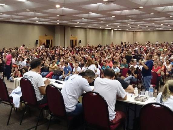 Profissionais devem debater plano de carreira e 

propostas nas escolas