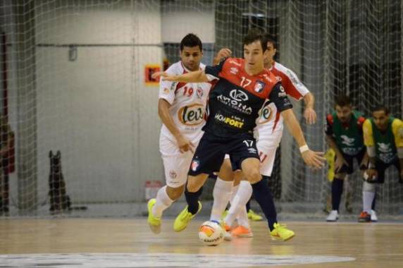 Equipe do técnico Vander Iacovino venceu por 1 a 0 o Guarapuava-PR e agora joga nesta quinta para confirmar a liderança da chave A