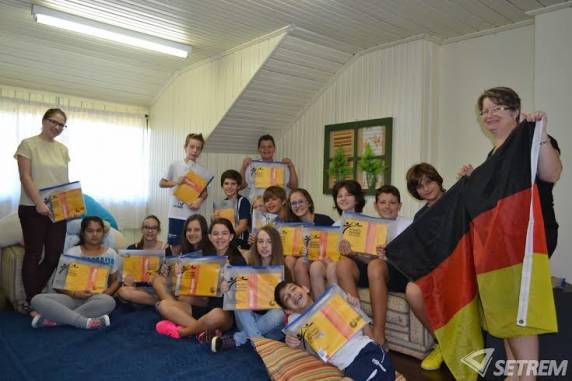 2015 está sendo um bom ano com o desenvolvimento de muitos projetos e novidades com a professora Daniele 

Schuster