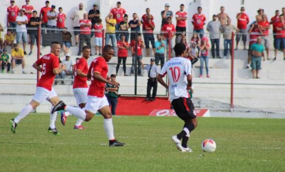 Em jogo 

fraco, Figueirense faz 1 a 0 em um apático Tigre e volta à ponta do hexagonal