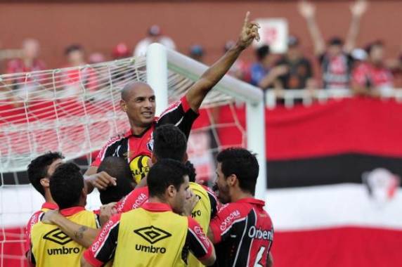Mesmo derrotado, Alvinegro garante vaga na final com resultado de empate da 

Chapecoense