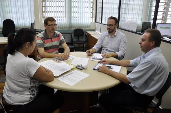 Em discussão estavam as especialidades de otorrinolaringologia, oftalmologia, 

traumatologia, bufomaxilofacial e obstetrícia