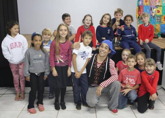 As apresentações contaram com a presença de cerca de 200 

crianças