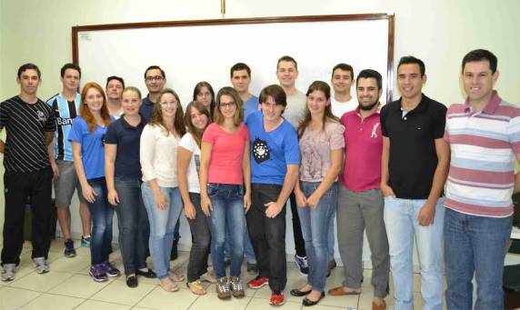 Divididos em 

equipes, os futuros engenheiros tiveram como objetivo viabilizar um jantar com foco na otimização de todas as áreas envolvidas