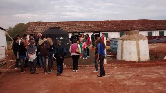 Visita ao Campus proporcionou que conhecessem as etapas do processo de biodigestão e as vantagens do uso do gás 

metano