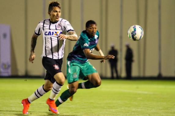 Tentando se recuperar de queda na Libertadores, Corinthians faz 1 a 0, em Araraquara, e mostra alívio. Time 

catarinense segue em baixa após eliminação