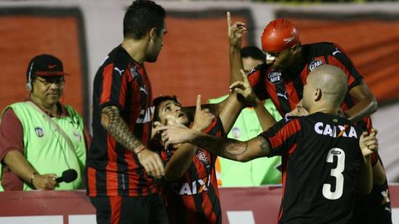 Ramon e Guilherme Mattis, estreante da noite, marcam, e o Leão vence o Tigre por 2 a 1 no Barradão. Paulo Sérgio descontou para 

o Criciúma