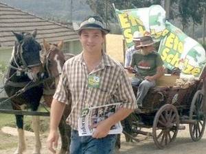 Roberto Scholze teria concedido dois 

secretariados aos parentes em 2013