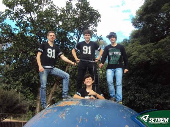 Grupos do 9º ano da Escola foram 

desafiados ao desenvolvimento de uma revista